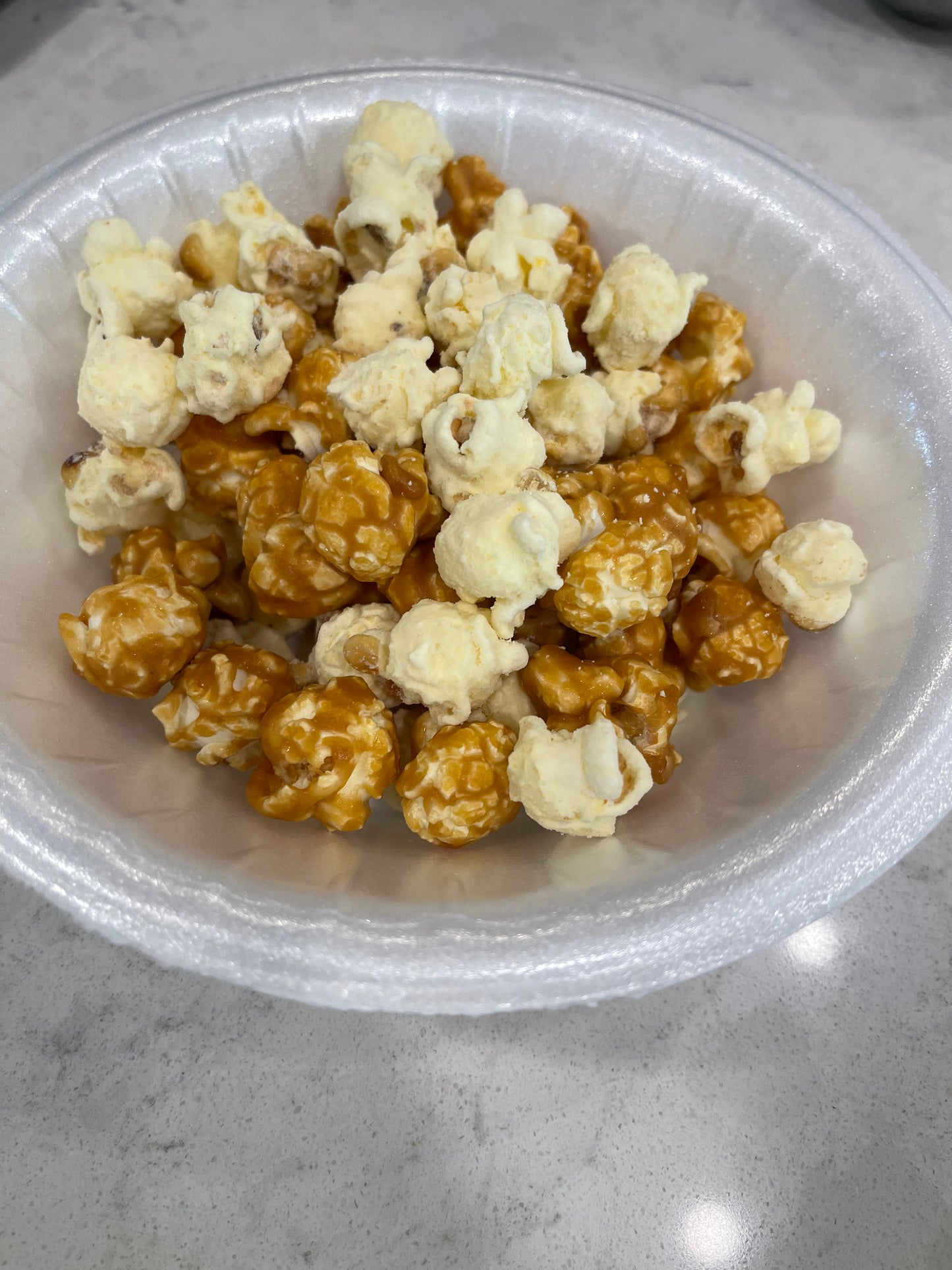 Gourmet Caramel and White Cheddar Popcorn 8 oz.
