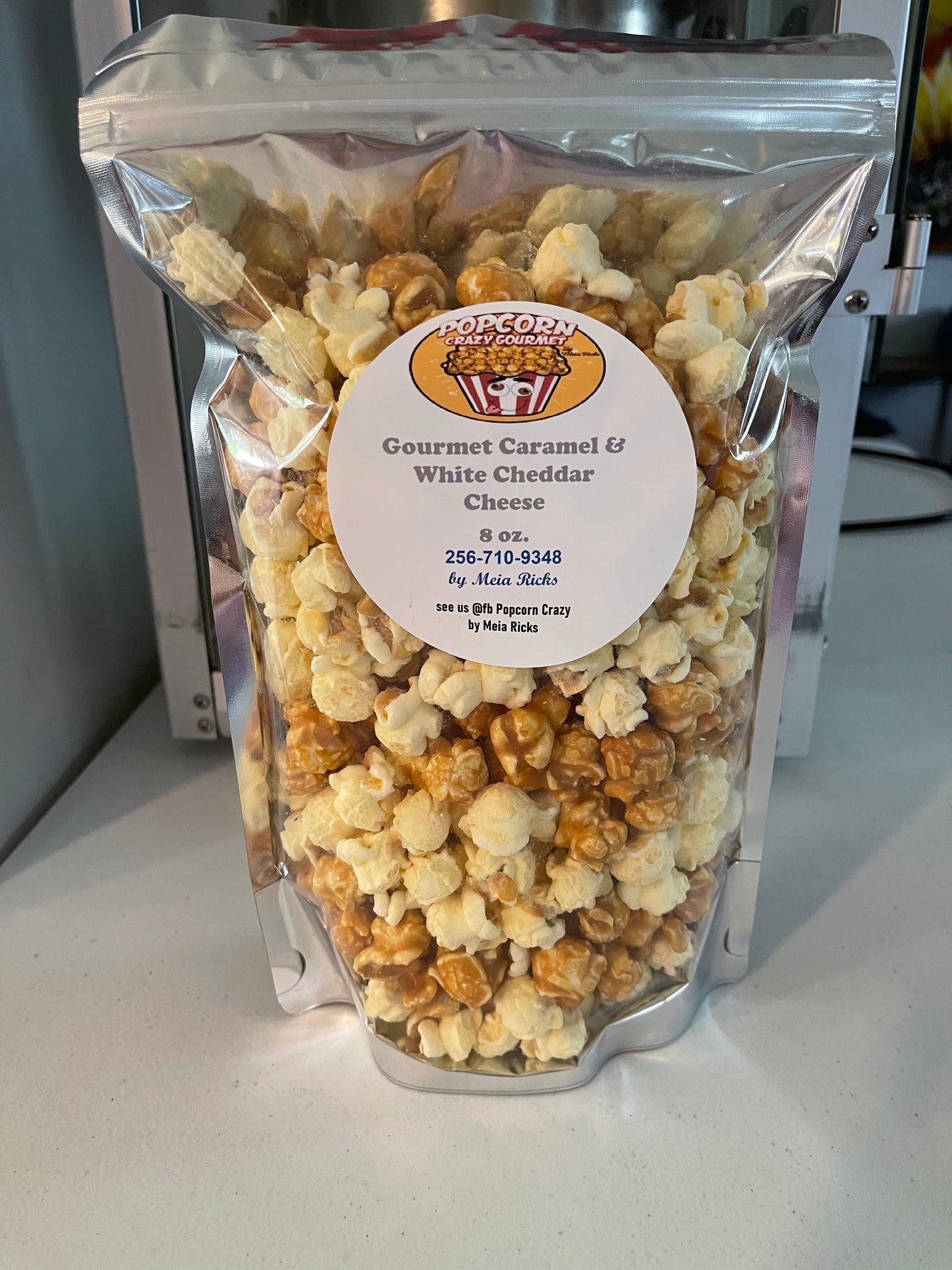Gourmet Caramel and White Cheddar Popcorn 8 oz.